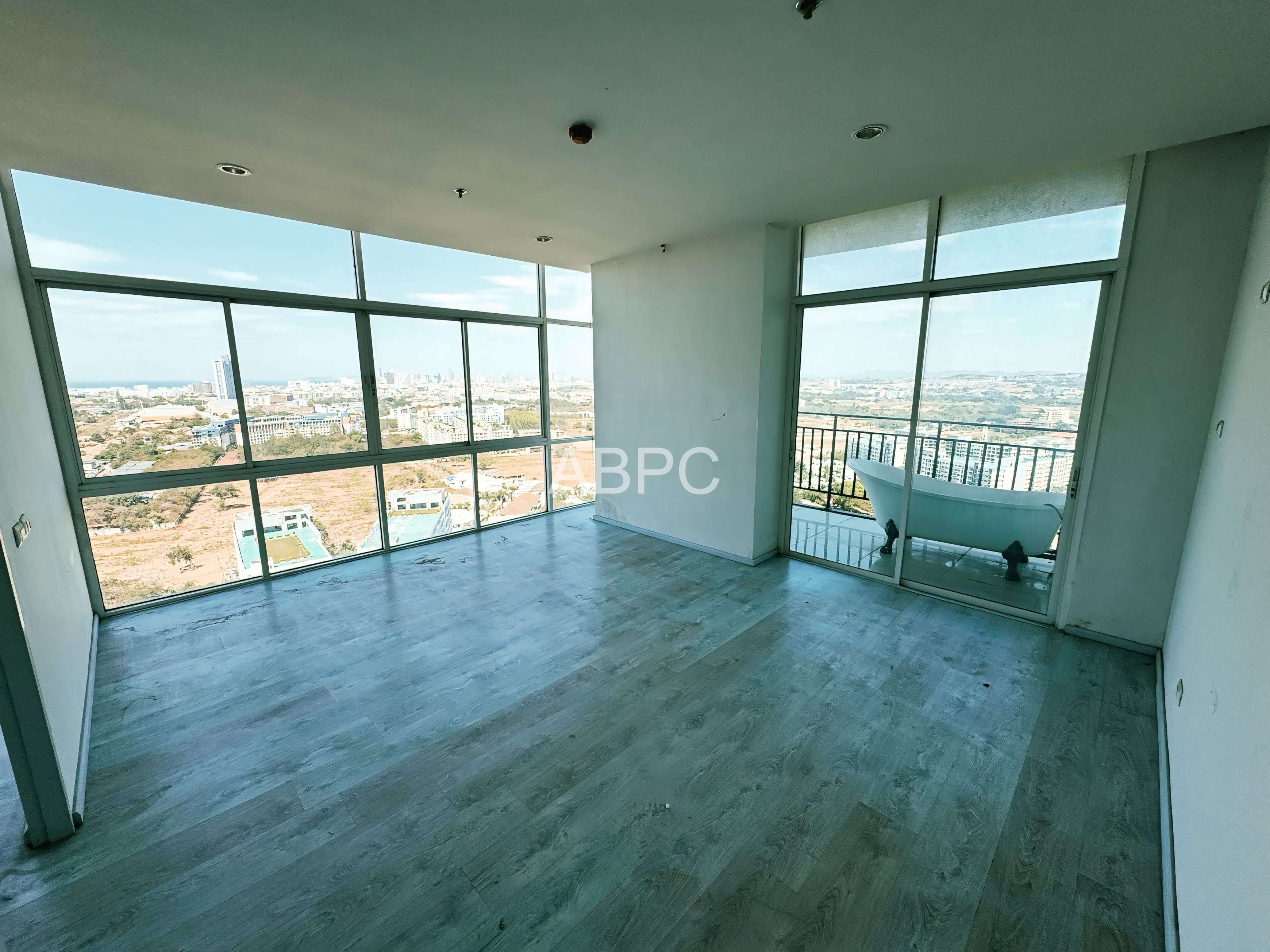Panoramic 1 bed Condo in jomtien photo 2