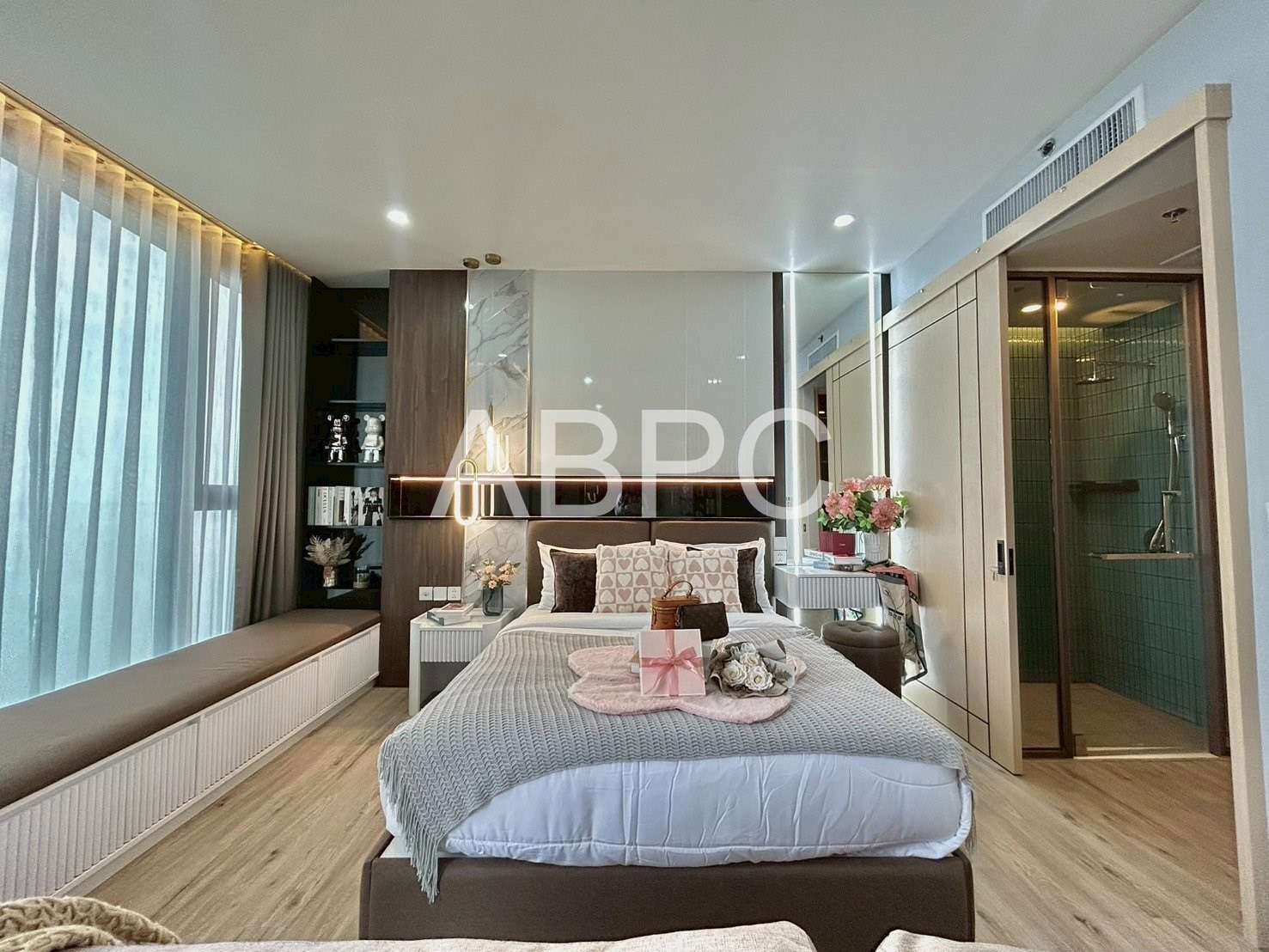 Luxury Spacious Studio 1 Bathroom in Wongamat photo 18