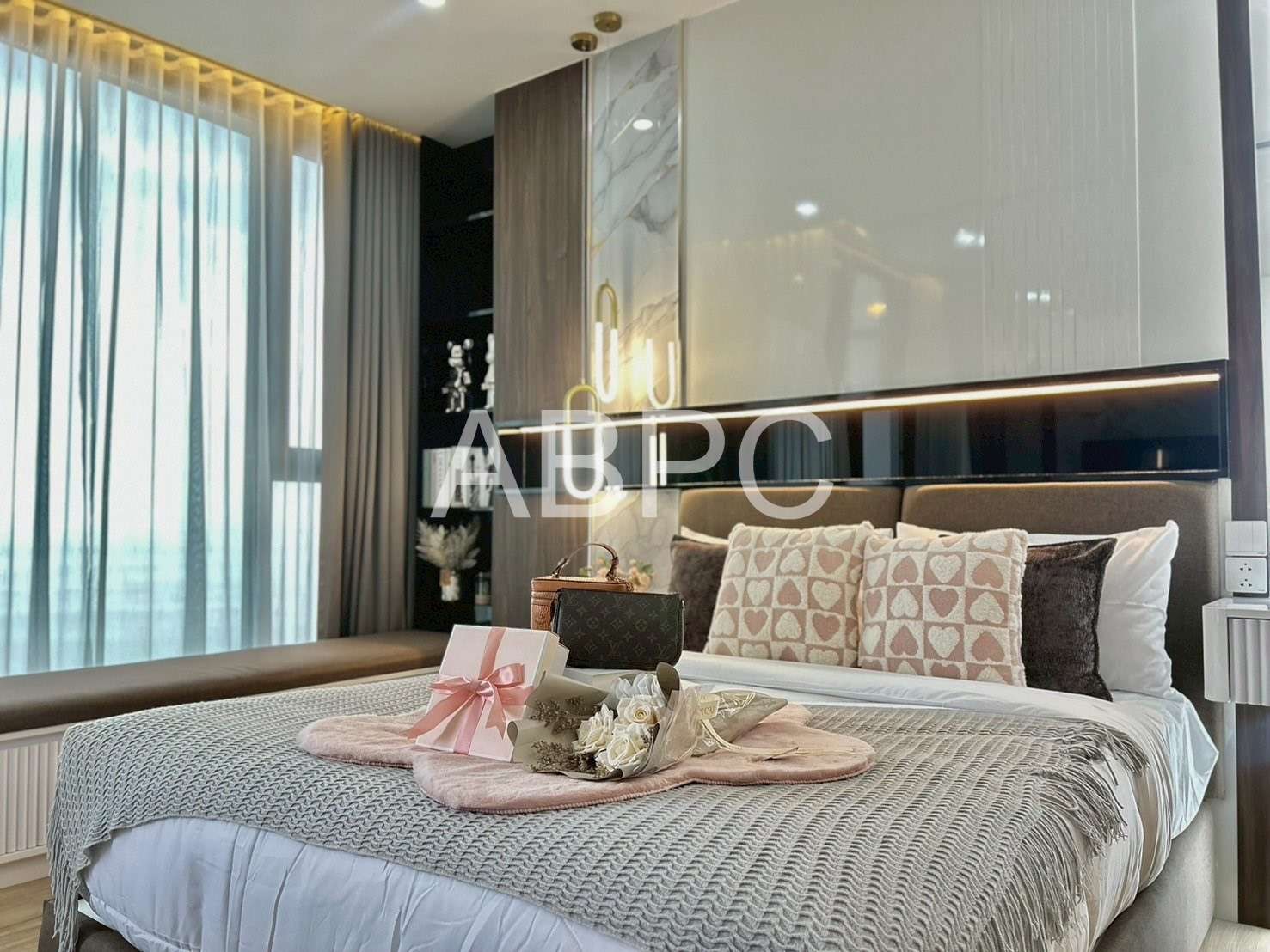 Luxury Spacious Studio 1 Bathroom in Wongamat photo 21
