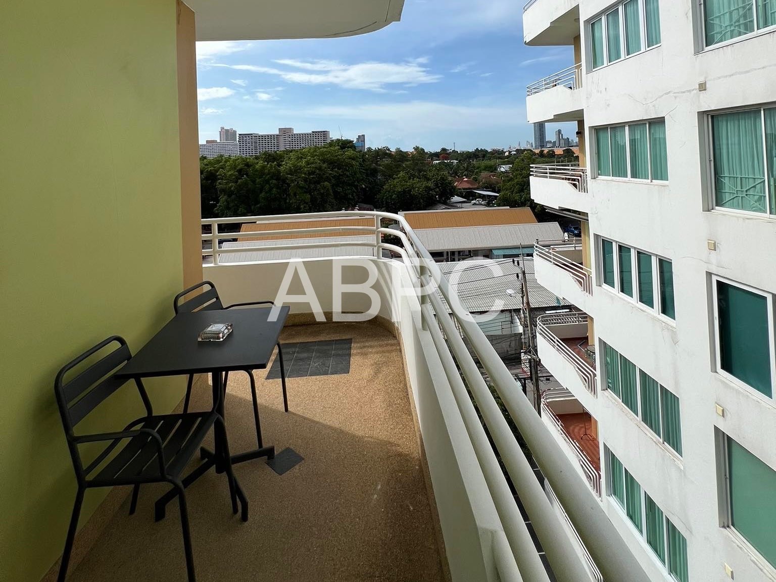 1 Bedroom 1 Bath City View Condo in Jomtien - Daisy Residence photo 3