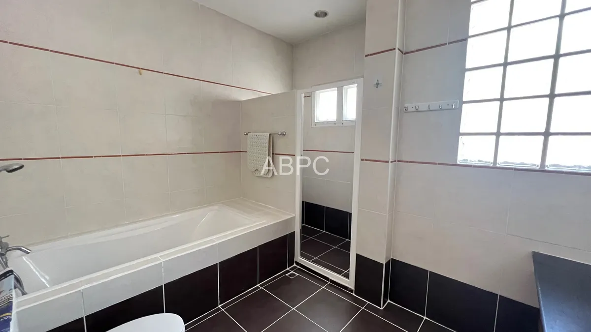 3 Bedrooms 2 Bathrooms in East Pattaya photo 2