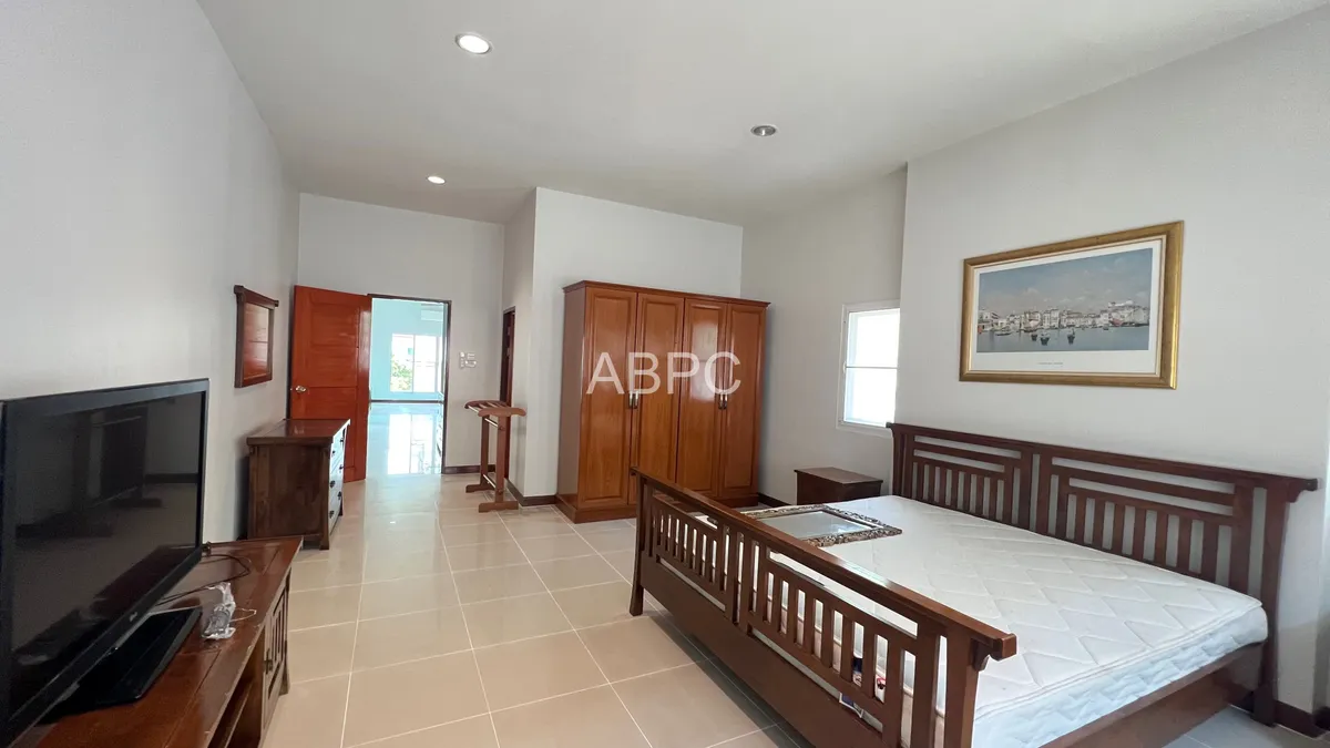 3 Bedrooms 2 Bathrooms in East Pattaya photo 6