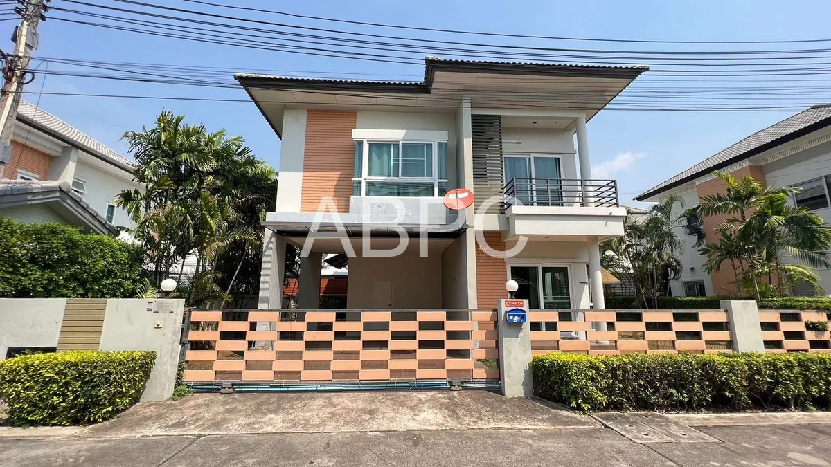 3 Bedrooms 3 Bathrooms in East Pattaya photo 2