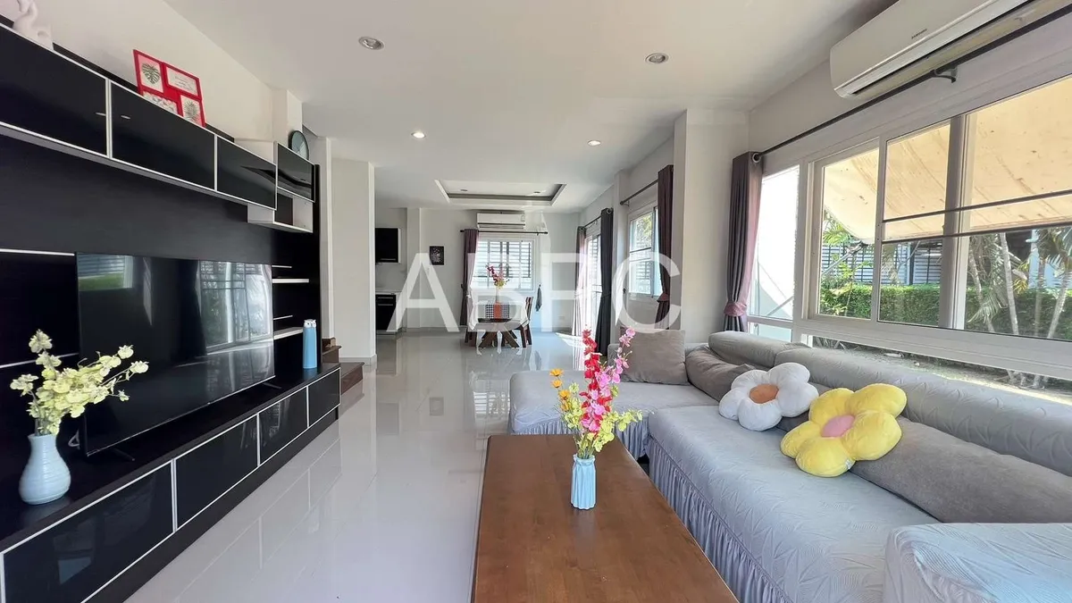 3 Bedrooms 3 Bathrooms in East Pattaya photo 3