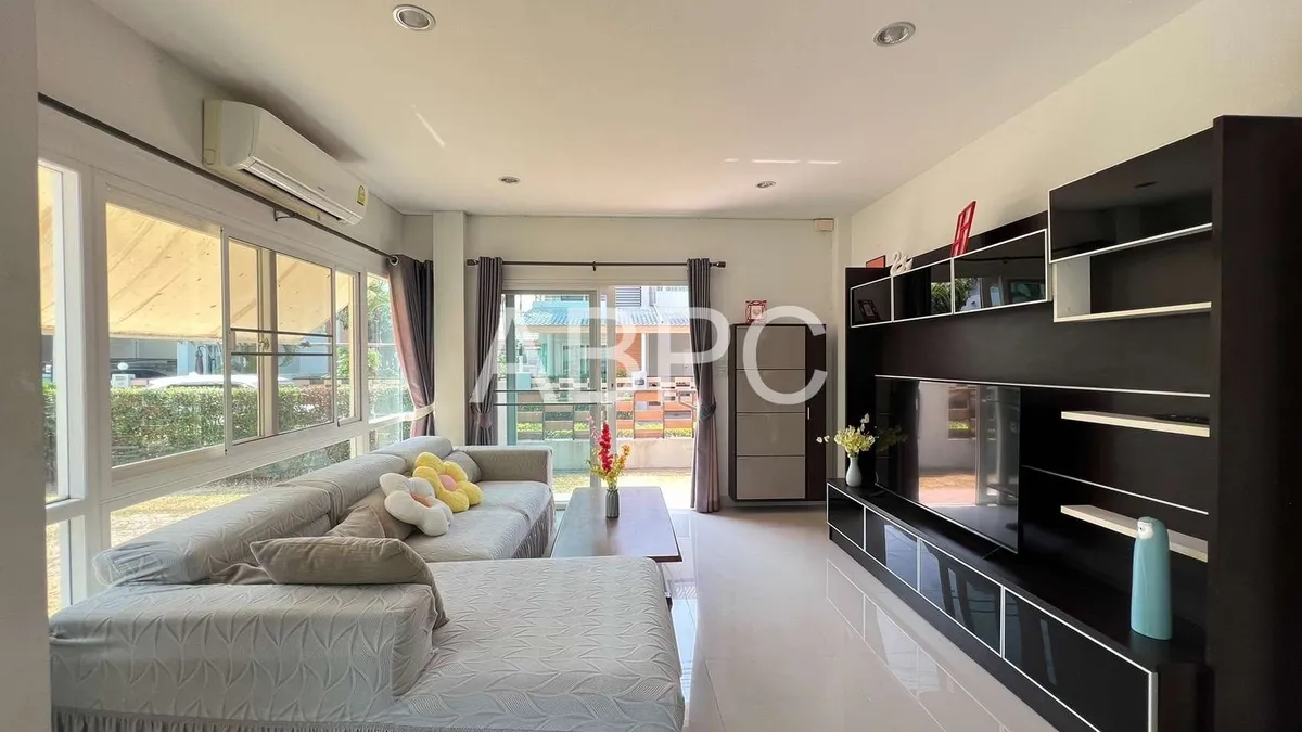 3 Bedrooms 3 Bathrooms in East Pattaya photo 8