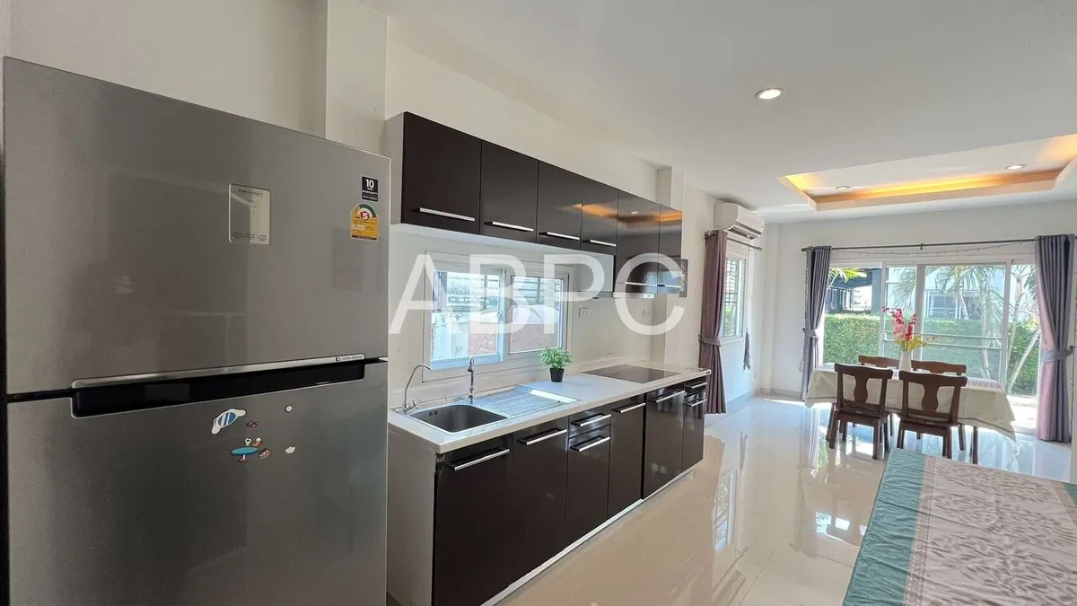 3 Bedrooms 3 Bathrooms in East Pattaya photo 9