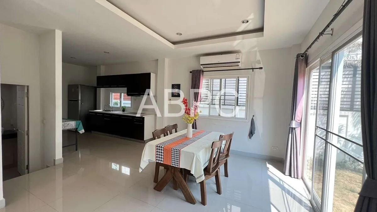 3 Bedrooms 3 Bathrooms in East Pattaya photo 10
