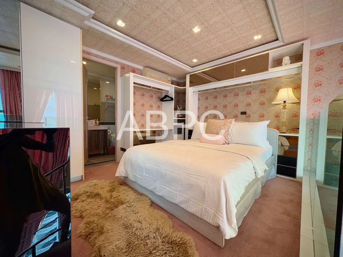 Panorama Seaview 3 bedrooms 4 bathrooms with Private Elevator in Wongamat photo 8