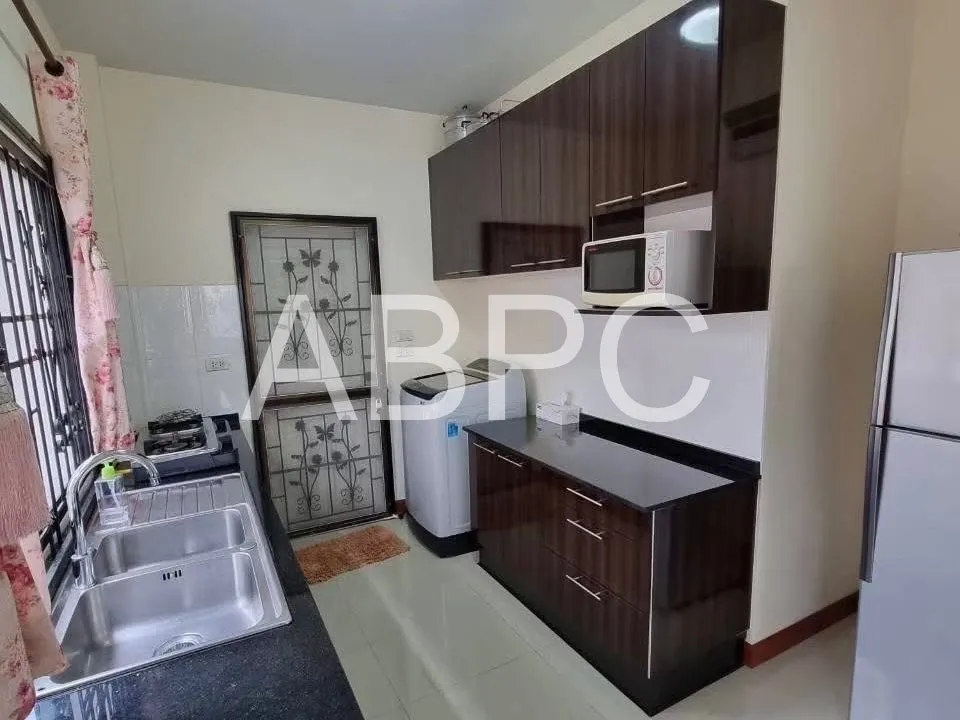 3 Bedrooms 3 Bathrooms in East Pattya photo 2