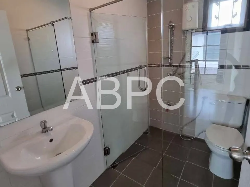 3 Bedrooms 3 Bathrooms in East Pattya photo 5