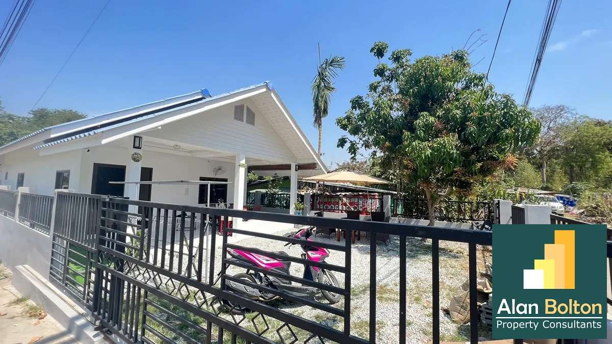 3 Bedrooms 2 Bathrooms in East Pattaya photo 8