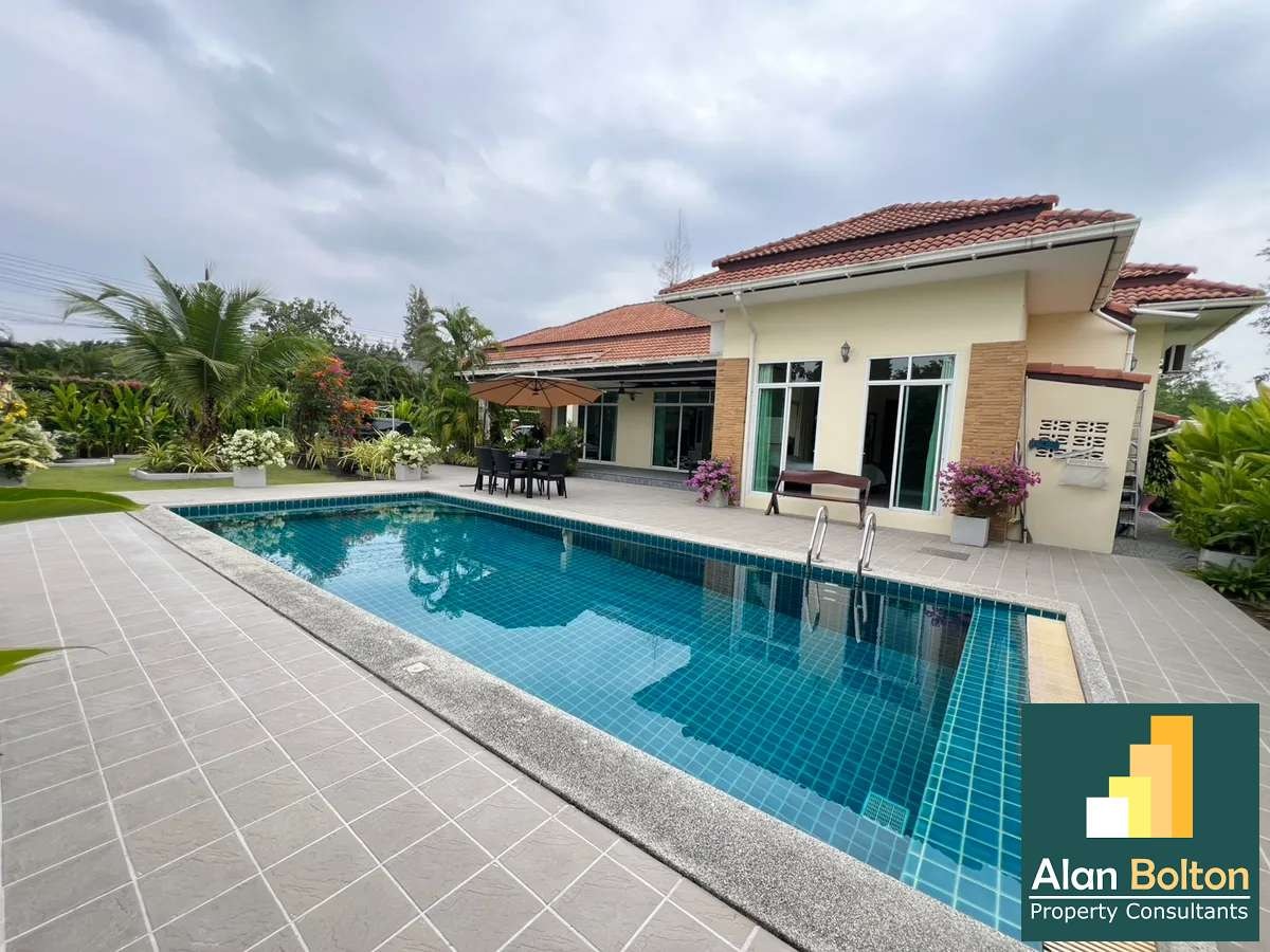 Beautiful Private Pool Villa 3 Bedroom 2 Bathroom in Huay Yai photo 2