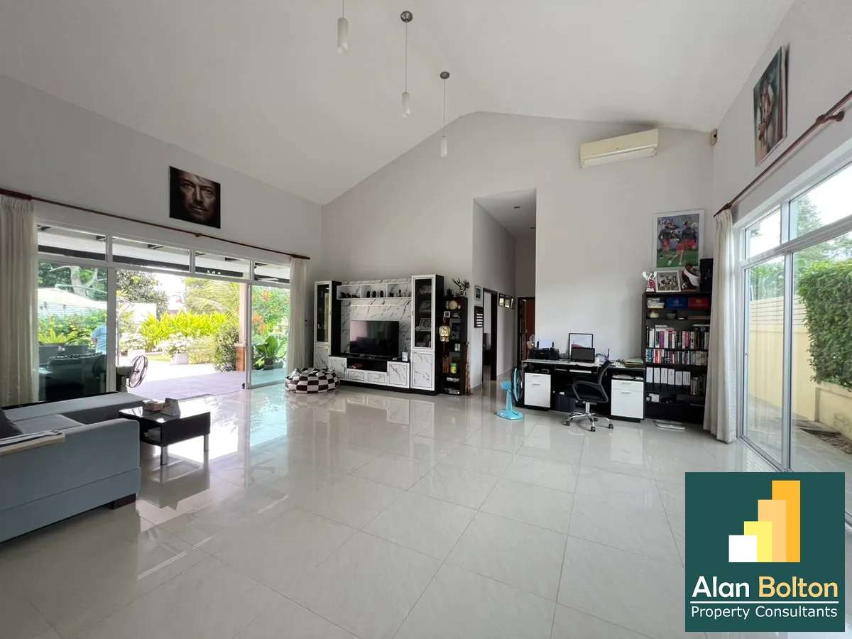 Beautiful Private Pool Villa 3 Bedroom 2 Bathroom in Huay Yai photo 12