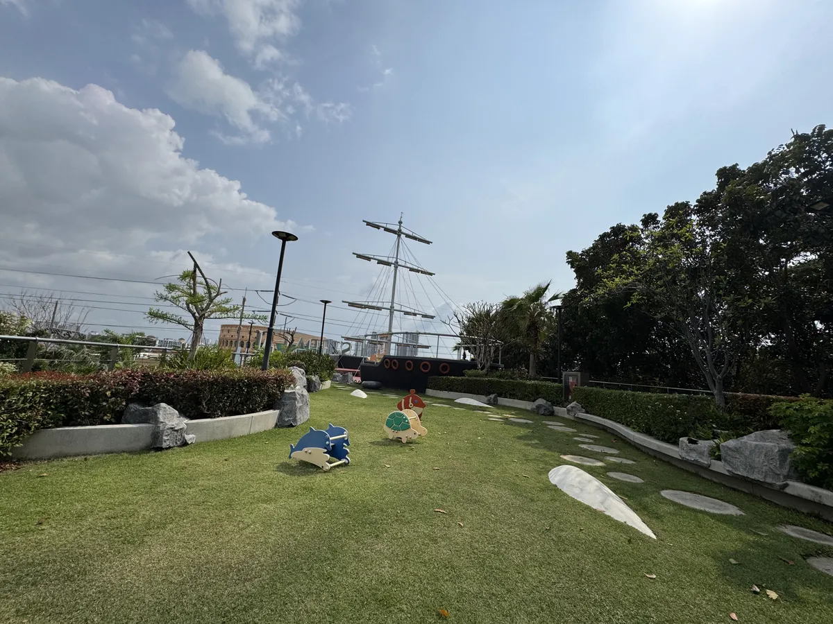 Beautiful 2 Bedroom 2 Bathroom Sea View Condo on Thepprasit Road photo 18