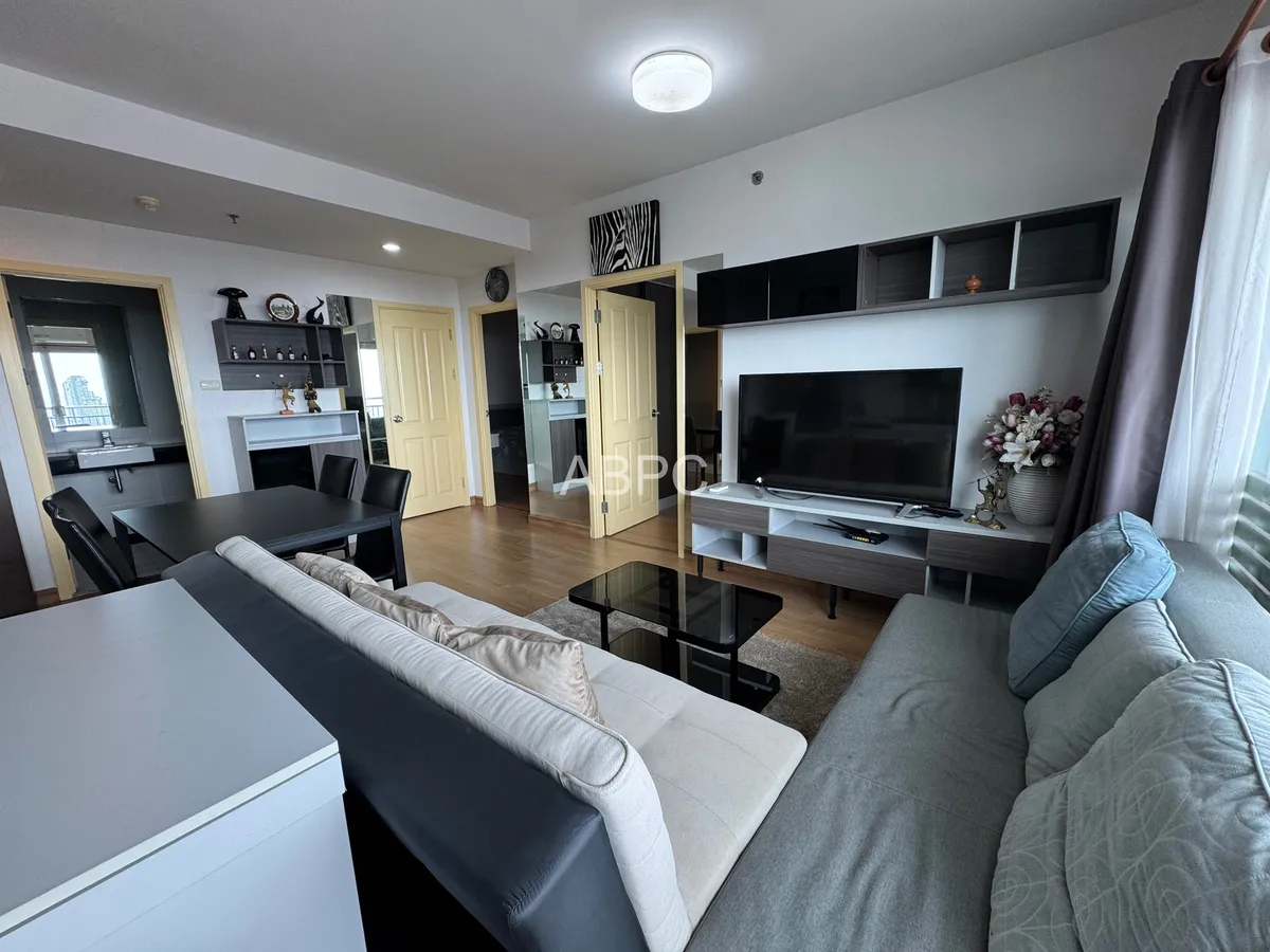 Beautiful 2 Bedroom 2 Bathroom Sea View Condo on Thepprasit Road photo 3