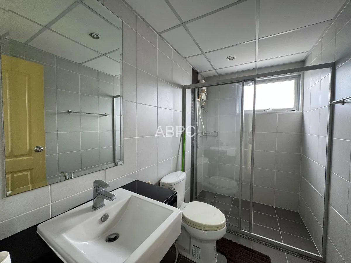 Beautiful 2 Bedroom 2 Bathroom Sea View Condo on Thepprasit Road photo 6