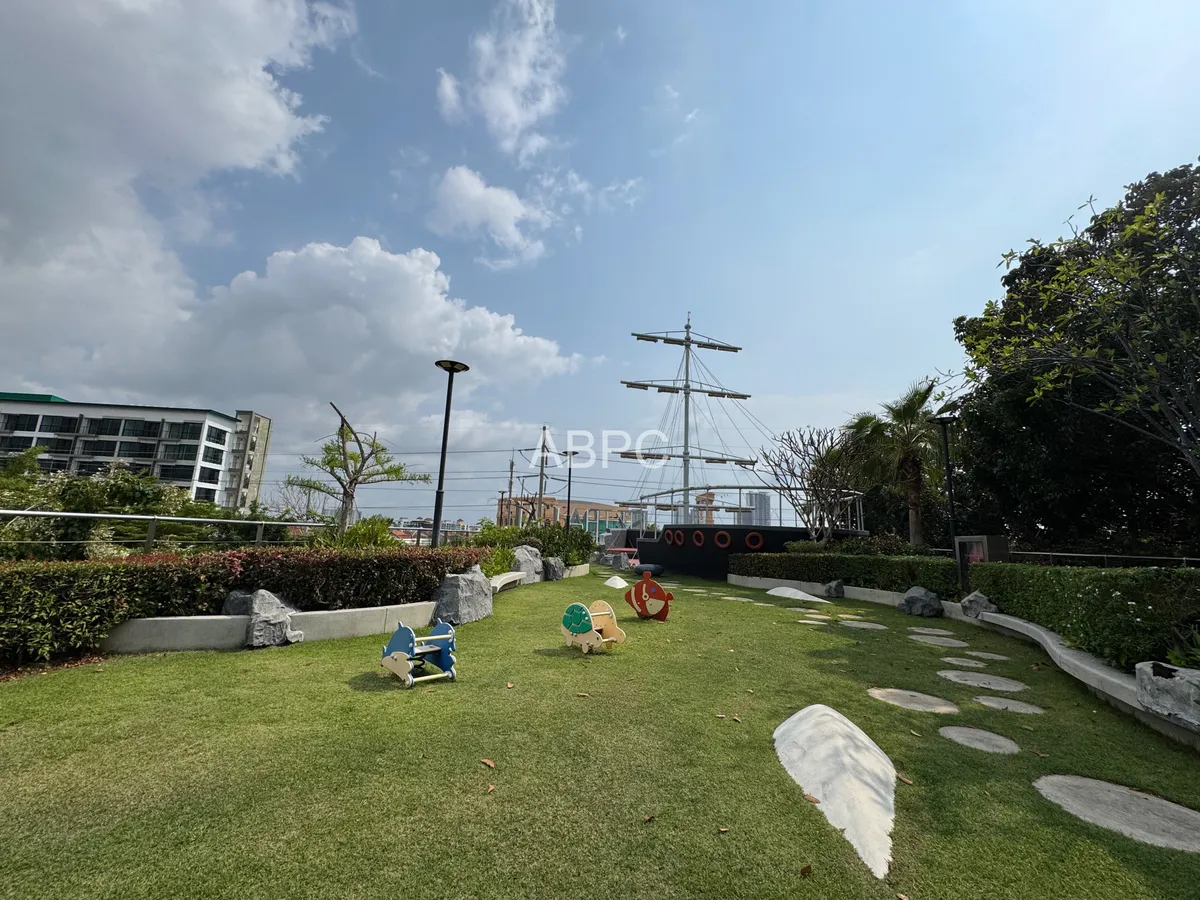 Beautiful 2 Bedroom 2 Bathroom Sea View Condo on Thepprasit Road photo 8