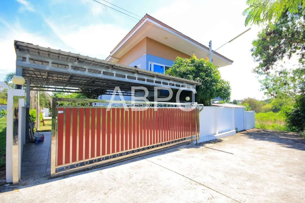 5 Bedrooms 5 Bathrooms in Huay Yai