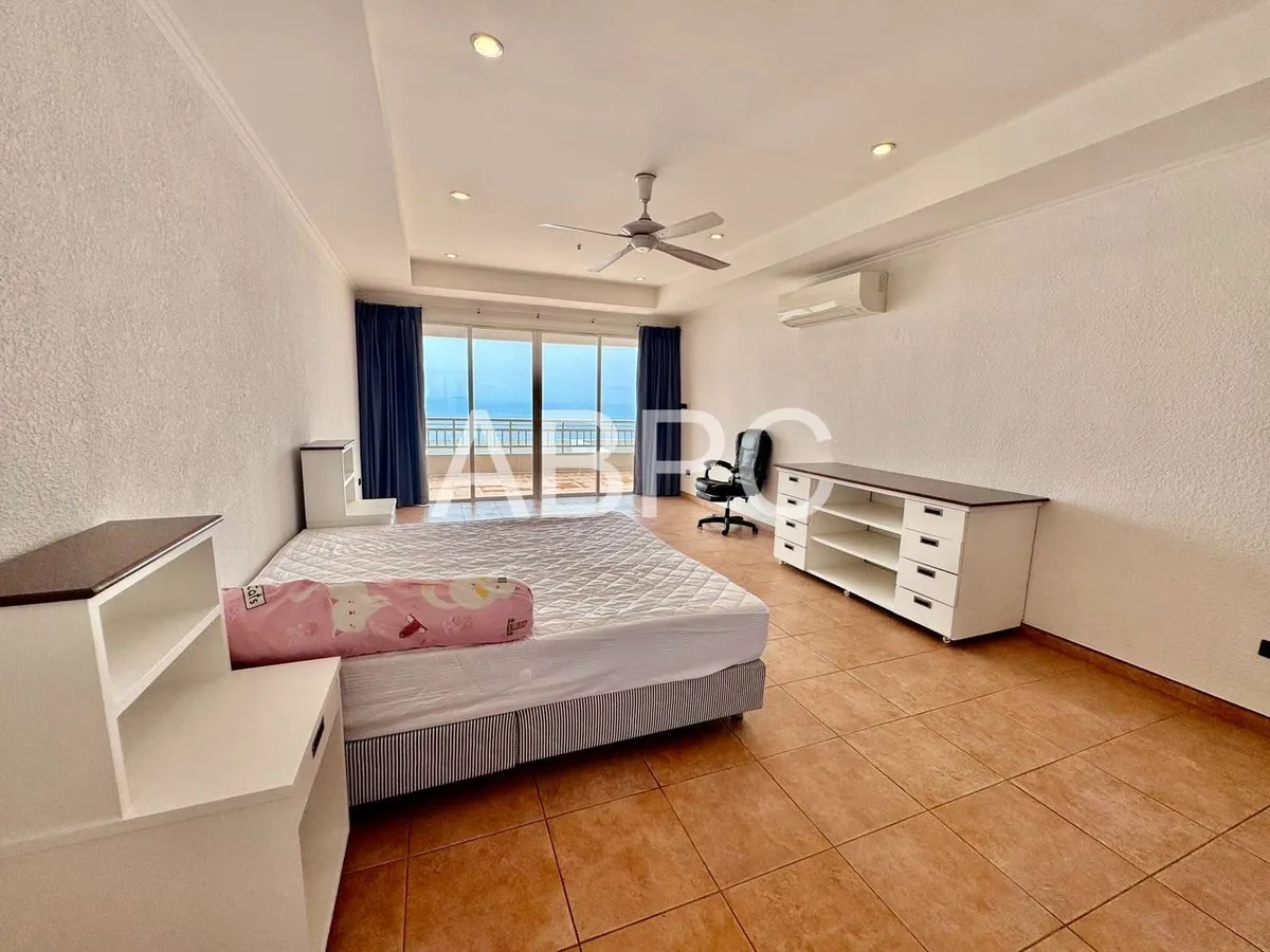 2 Bedroom Duplex Condo - Metro photo 2