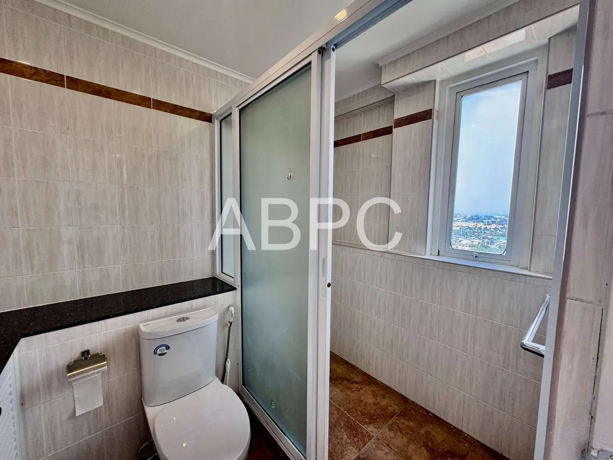 2 Bedroom Duplex Condo - Metro photo 15