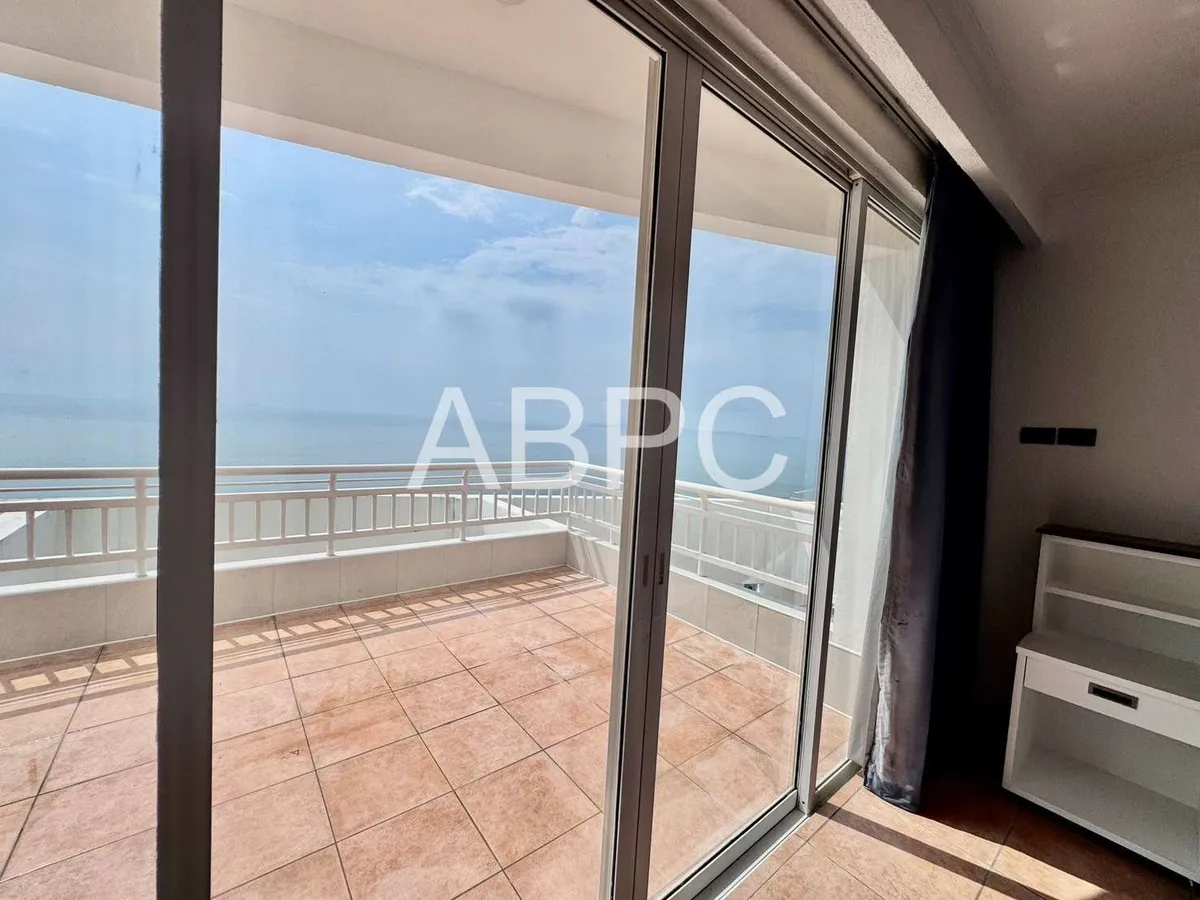 2 Bedroom Duplex Condo - Metro photo 8
