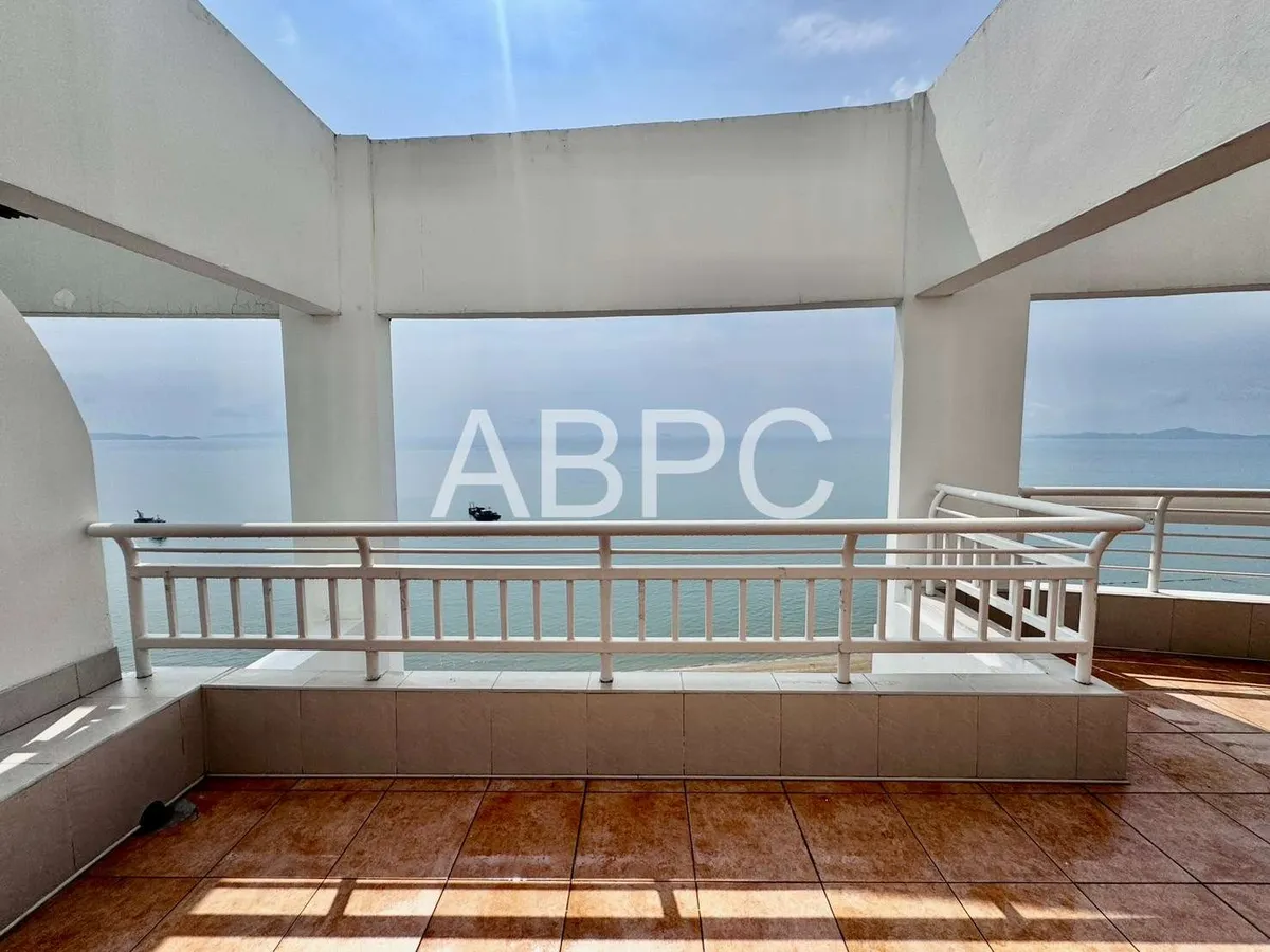 2 Bedroom Duplex Condo - Metro photo 9