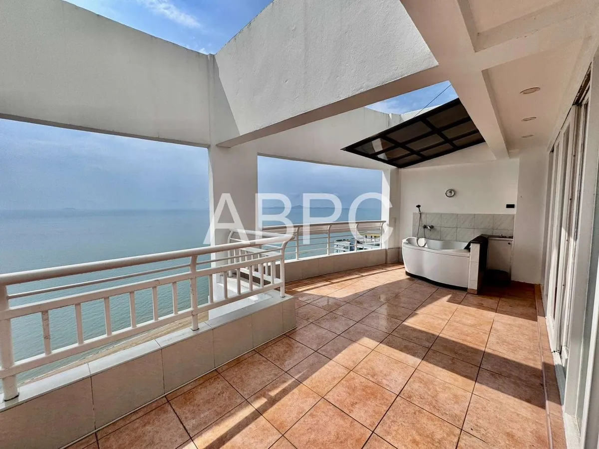2 Bedroom Duplex Condo - Metro photo 10