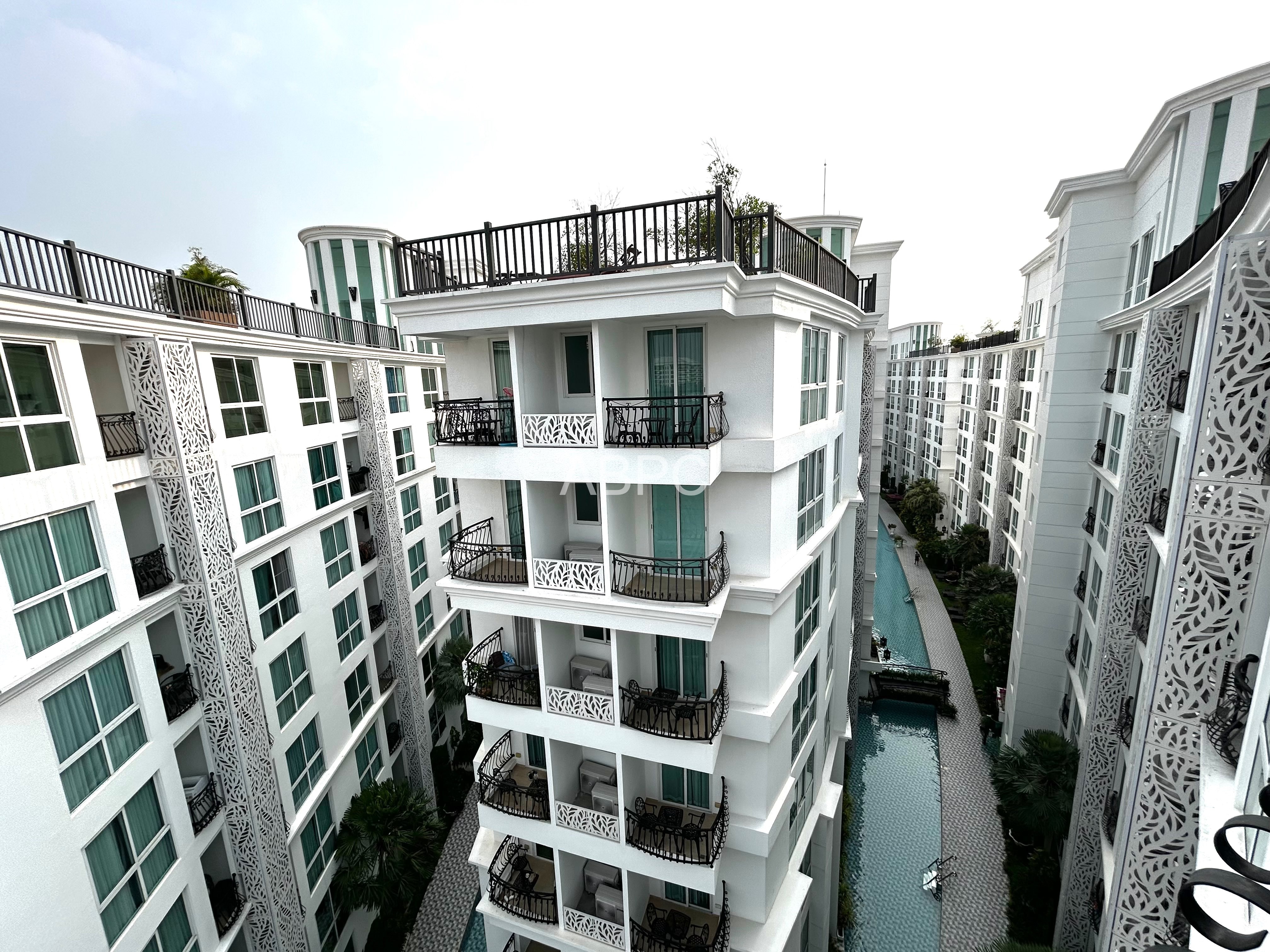 Studio Condo in South Pattaya - Olympus City Garden photo 9