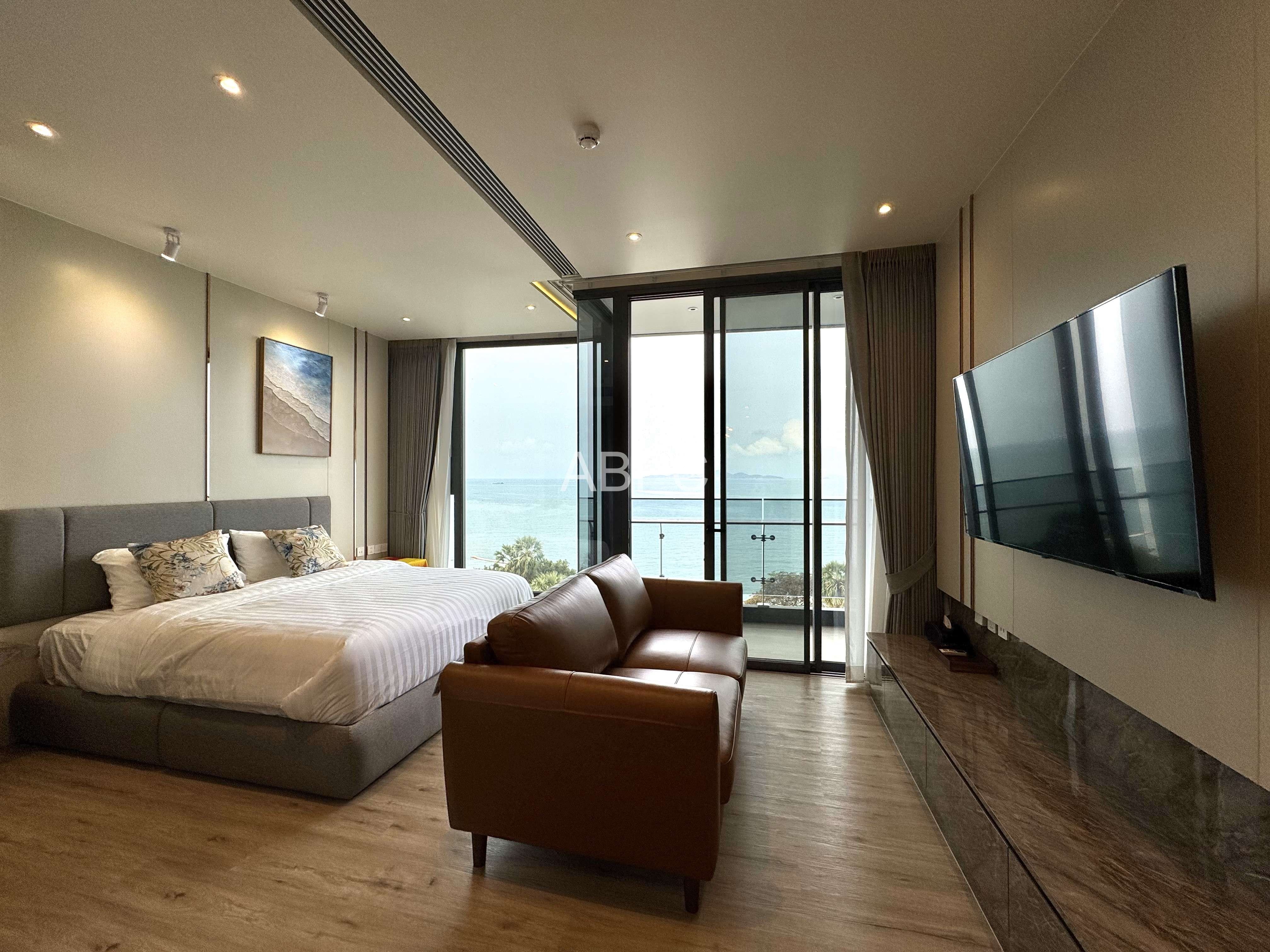 Ocean View Studio 1 Bathroom in Wongamat