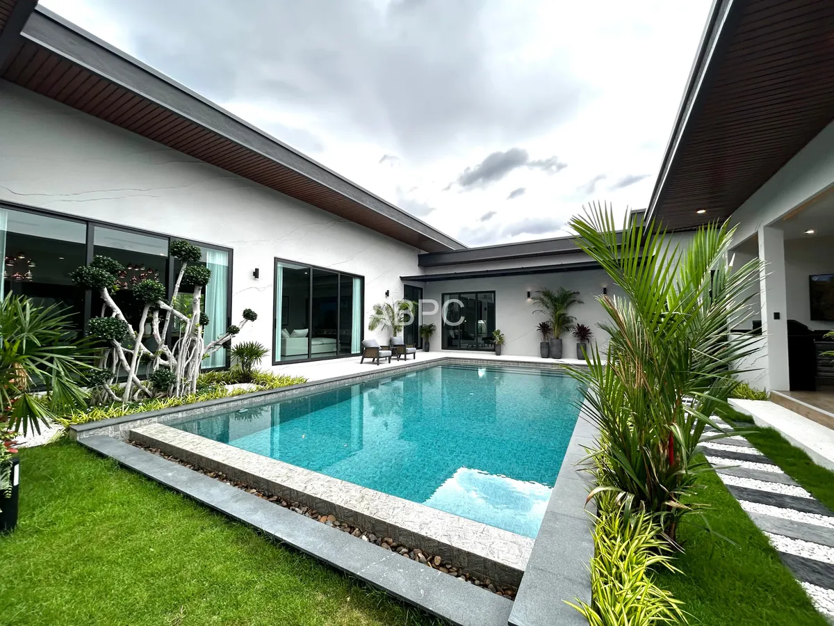 Stunning 4 Bedroom 4 Bathroom House in Mabprachan photo 14