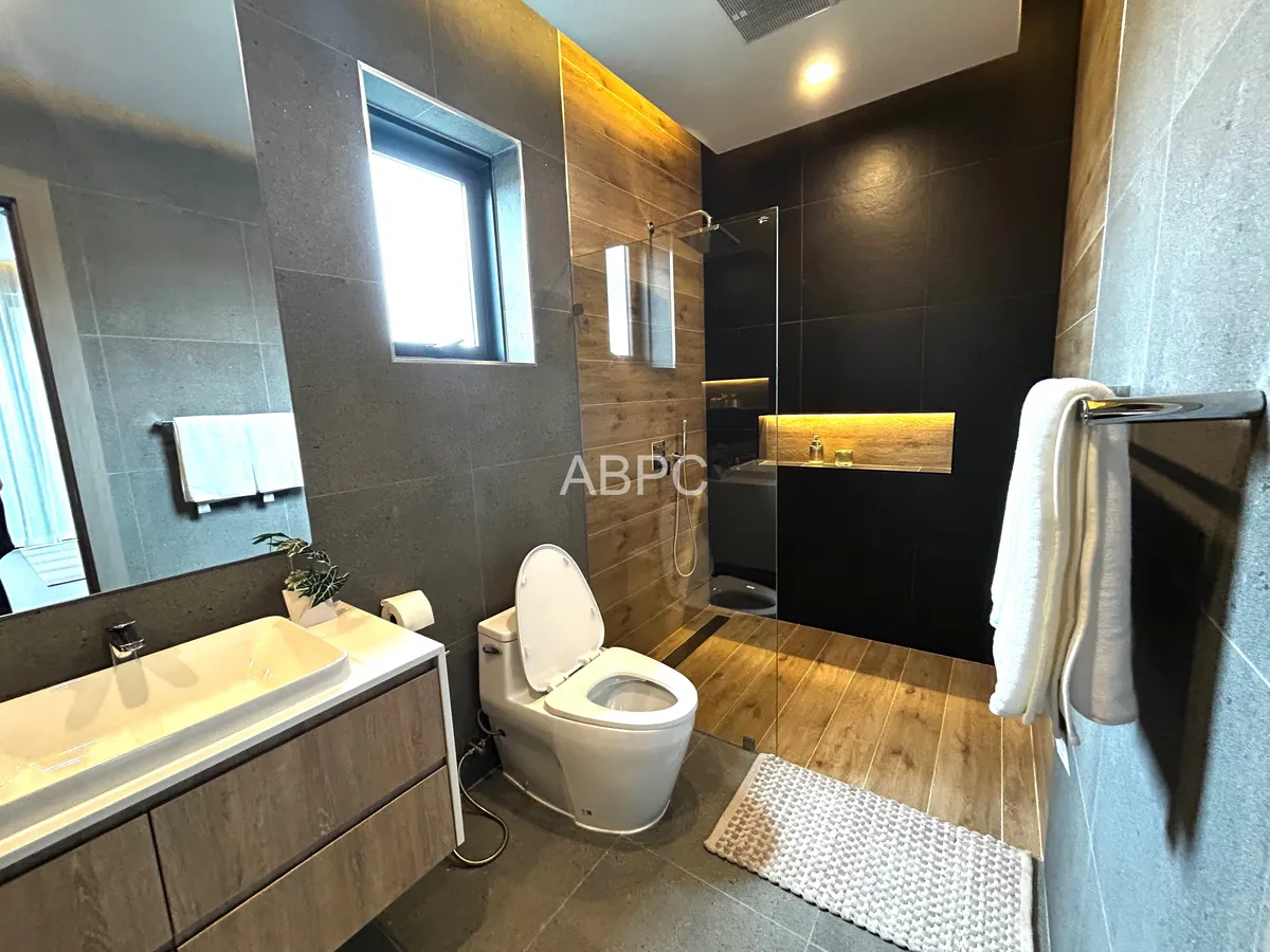 Stunning 4 Bedroom 4 Bathroom House in Mabprachan photo 10