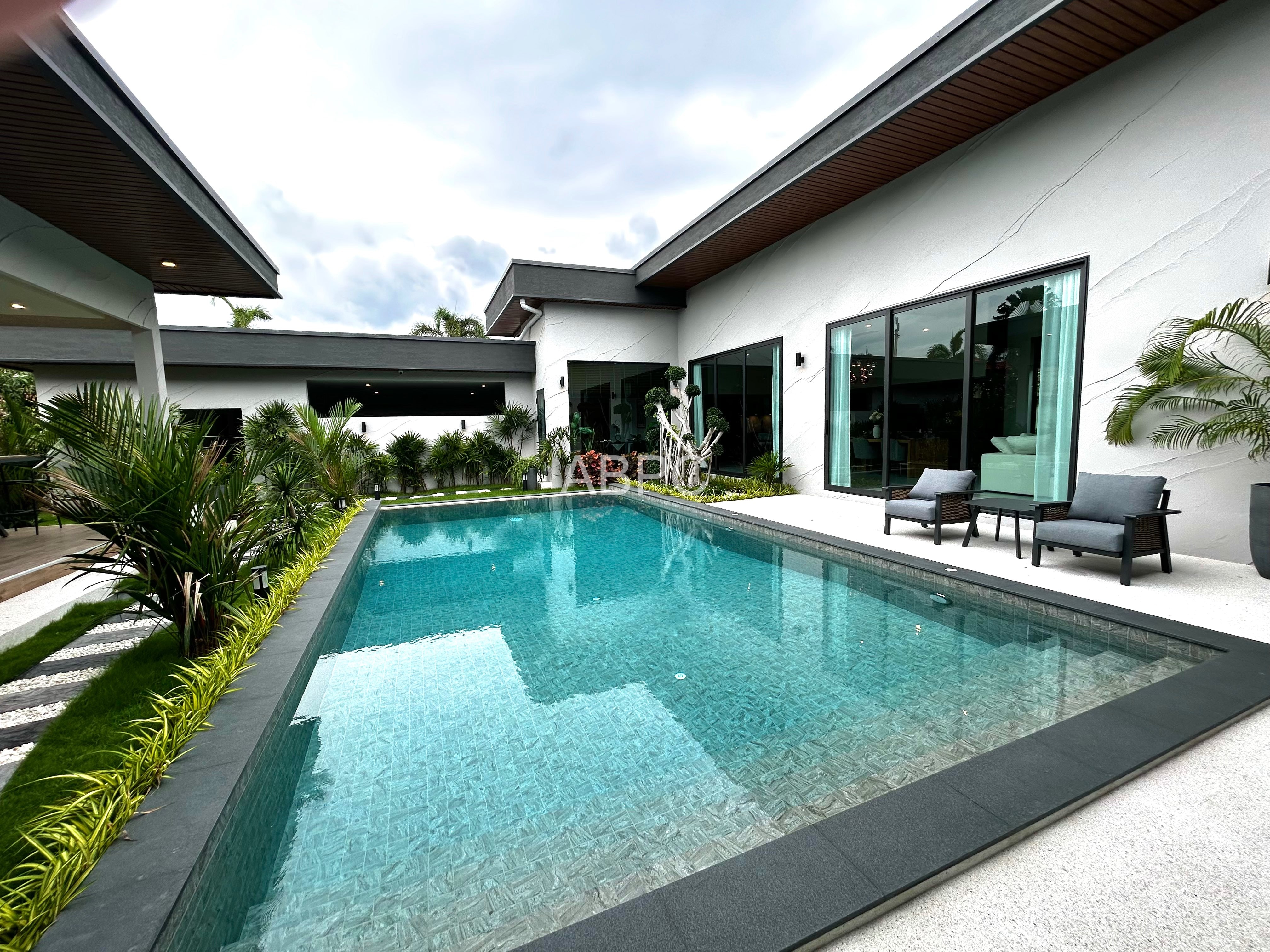 Stunning 4 Bedroom 4 Bathroom House in Mabprachan photo 16