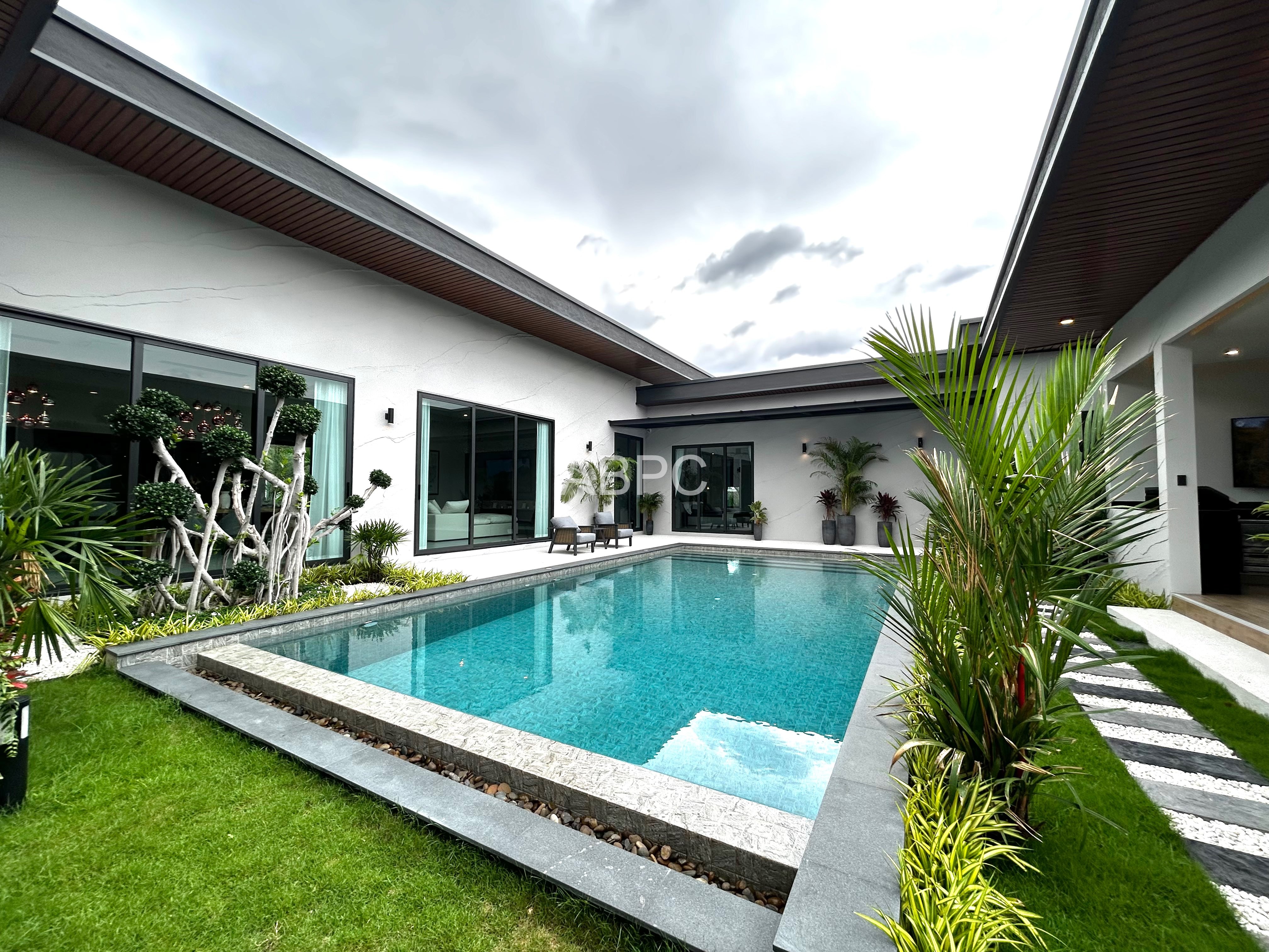 Stunning 4 Bedroom 4 Bathroom House in Mabprachan photo 15
