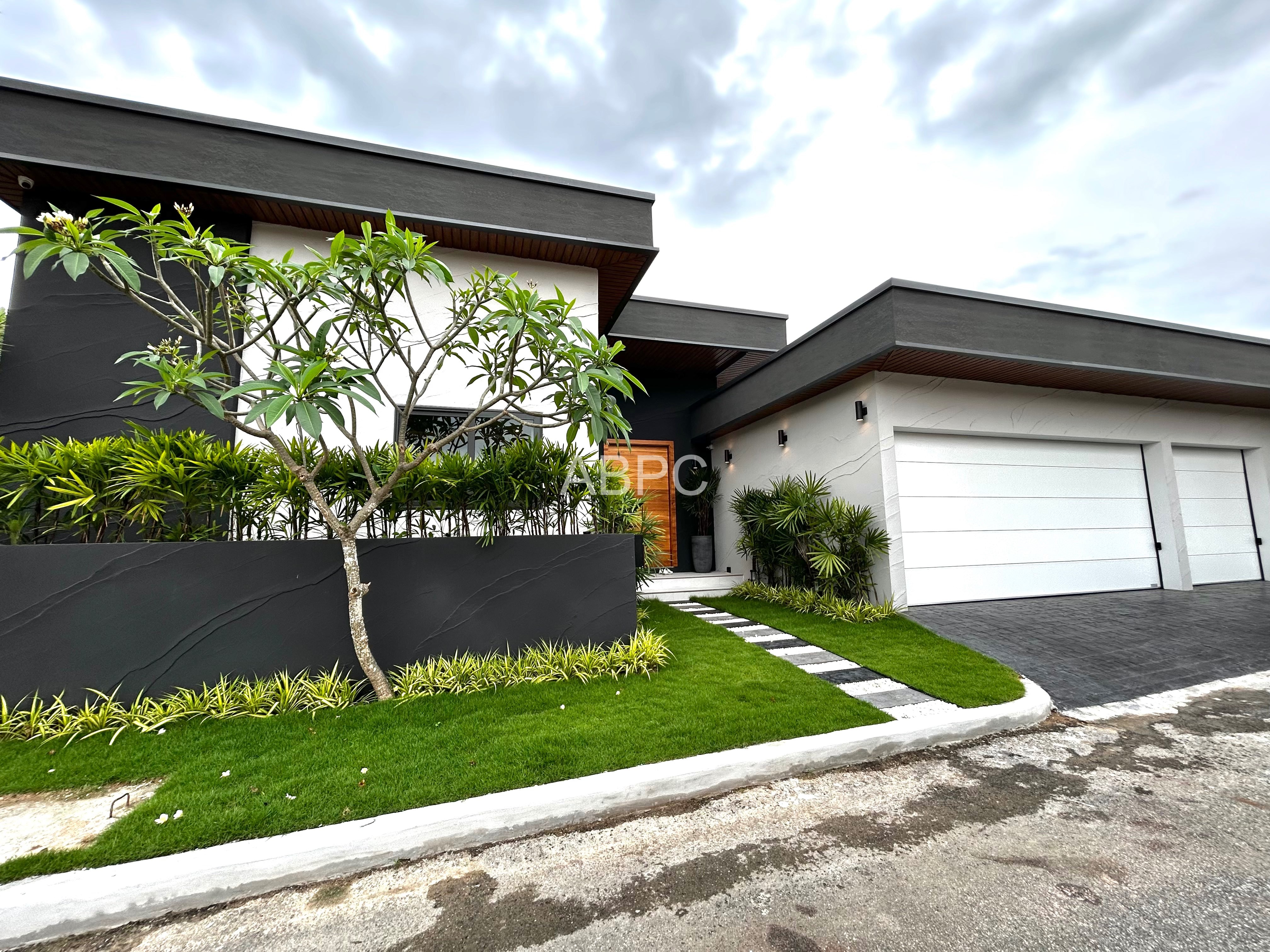 Stunning 4 Bedroom 4 Bathroom House in Mabprachan