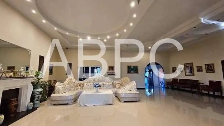 5 Bedrooms 6 Bathrooms Estate in East Pattaya photo 2