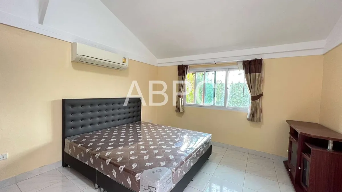 5 Bedrooms 6 Bathrooms Estate in East Pattaya photo 14