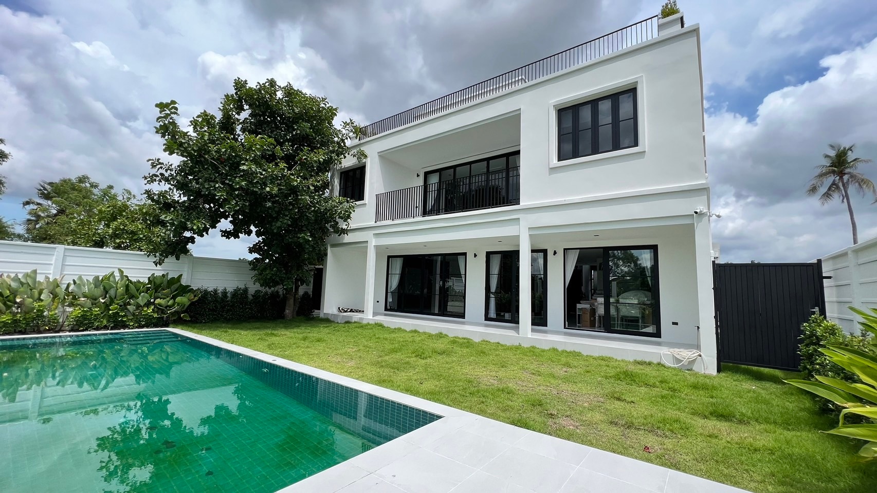 4 Bedrooms 6 Bathrooms House in East Pattaya - Highgrove Villas photo 14
