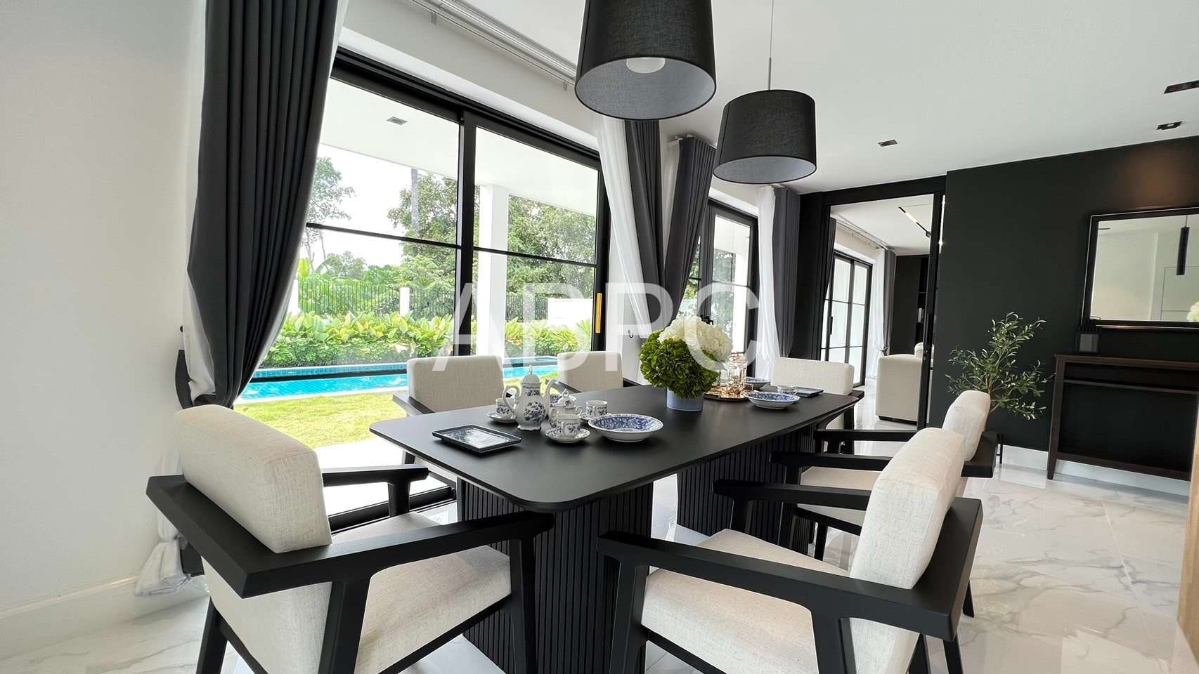 4 Bedrooms 6 Bathrooms House in East Pattaya - Highgrove Villas photo 12