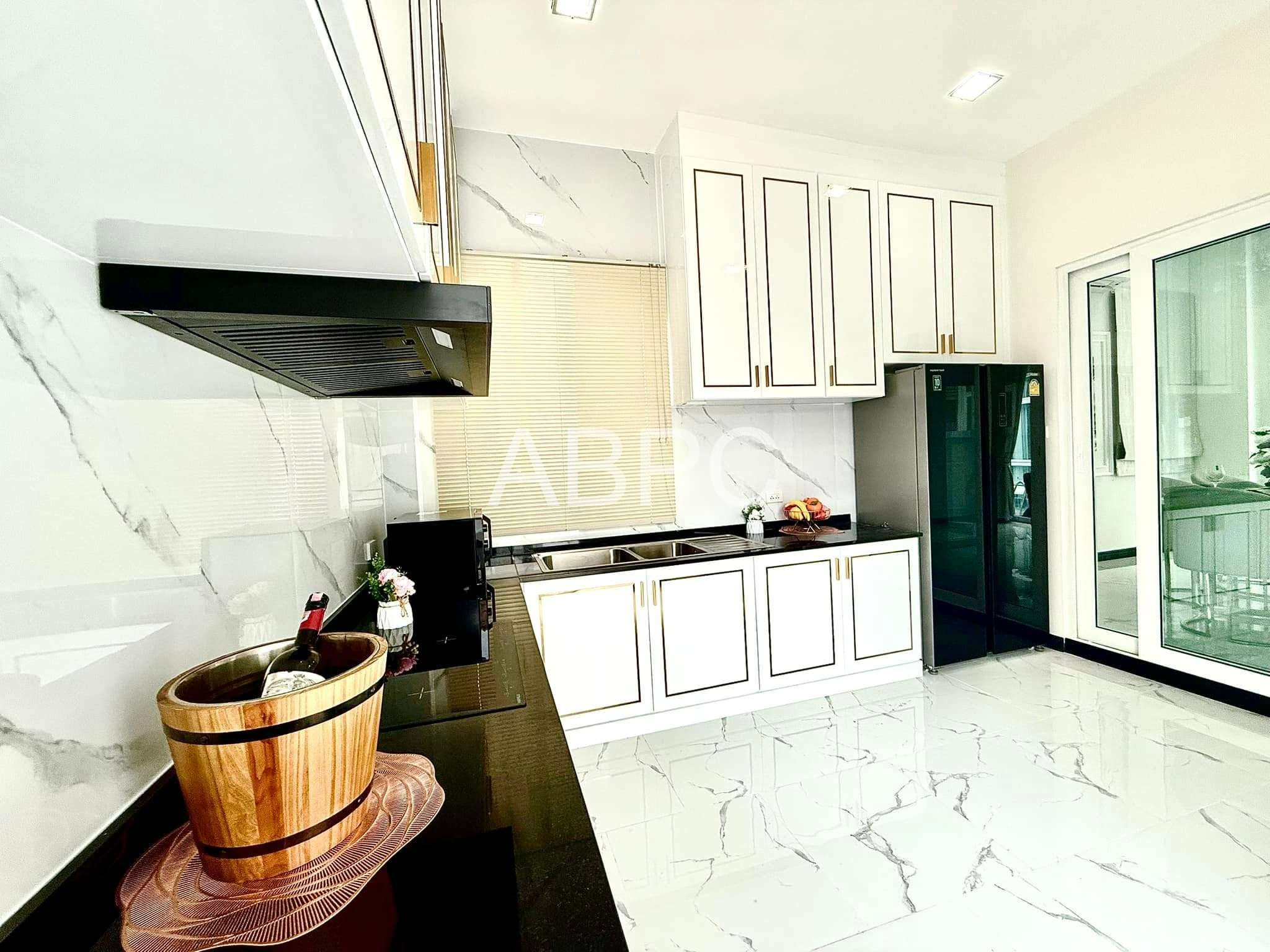 Pool Villa For Sale in East Pattaya photo 10