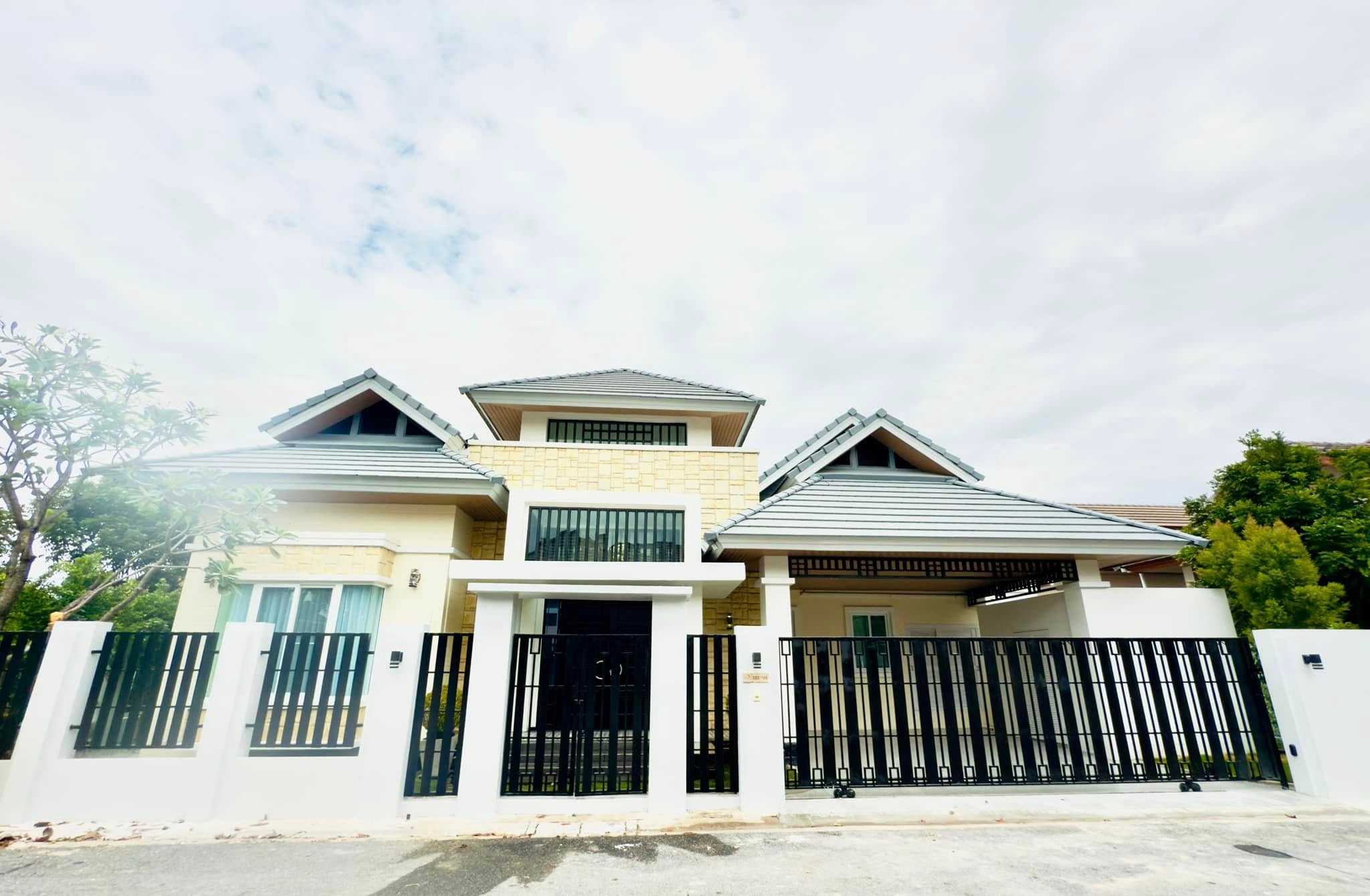 Pool Villa For Sale in East Pattaya photo 25