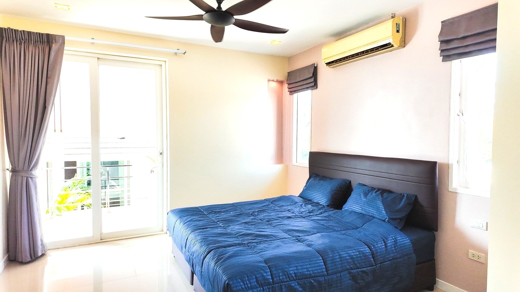 Private House close to the beach Bangsarey 4 Bedroom 5 Bathroom photo 12