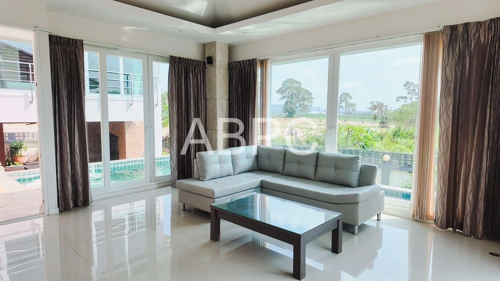 Private House close to the beach Bangsarey 4 Bedroom 5 Bathroom photo 3