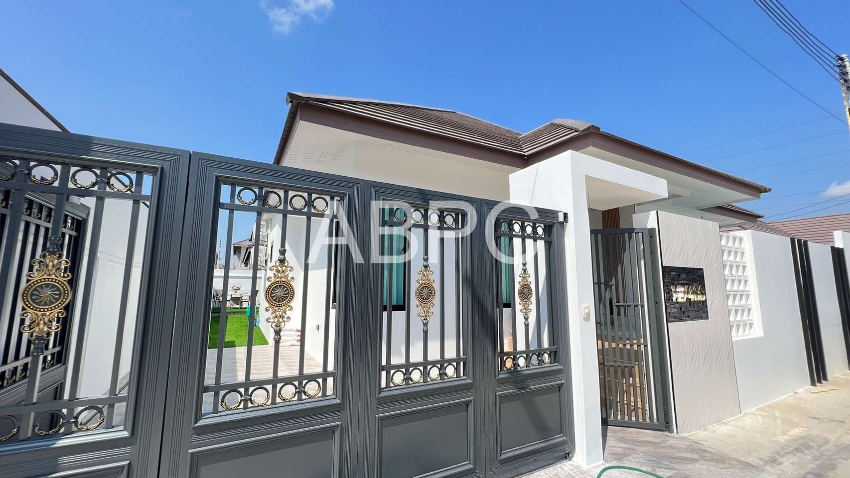 MODERN LUXURY 3 Bedrooms 4 Bathrooms in Huay yai photo 2