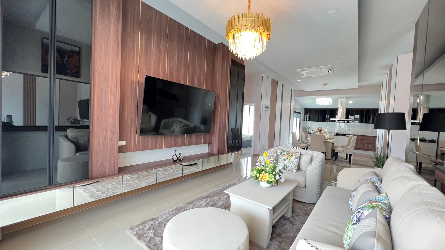 MODERN LUXURY 3 Bedrooms 4 Bathrooms in Huay yai photo 29