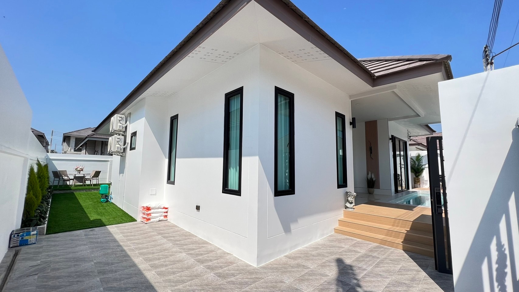 MODERN LUXURY 3 Bedrooms 4 Bathrooms in Huay yai photo 18