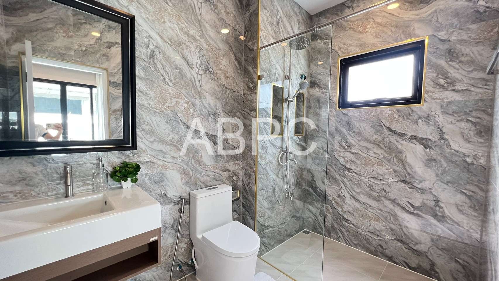 MODERN LUXURY 3 Bedrooms 4 Bathrooms in Huay yai photo 13