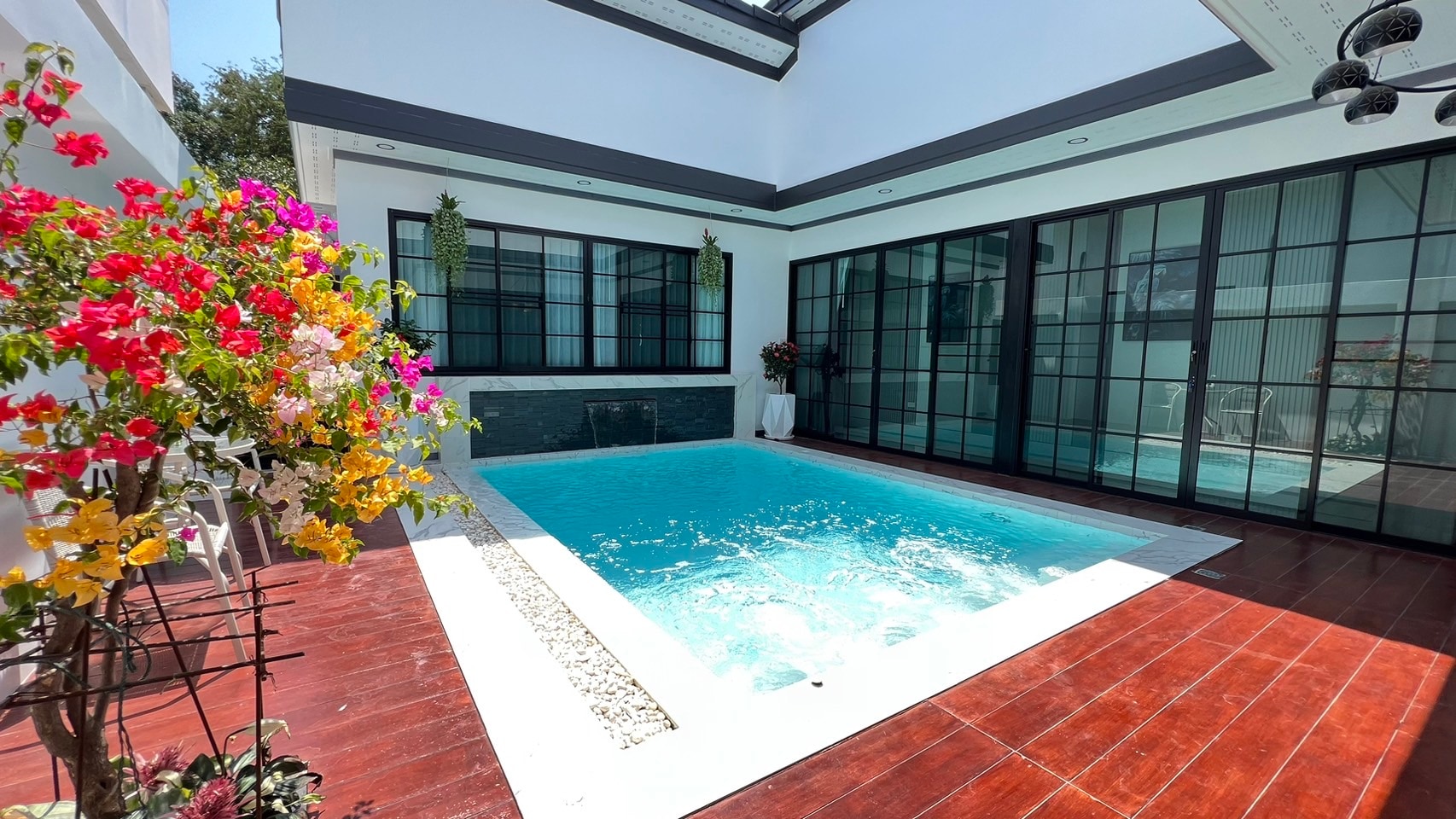 MODERN LUXURY 3 Bedrooms 4 Bathrooms in East Pattaya photo 21