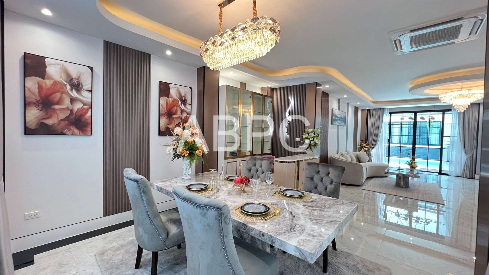 MODERN LUXURY 3 Bedrooms 4 Bathrooms in East Pattaya photo 11