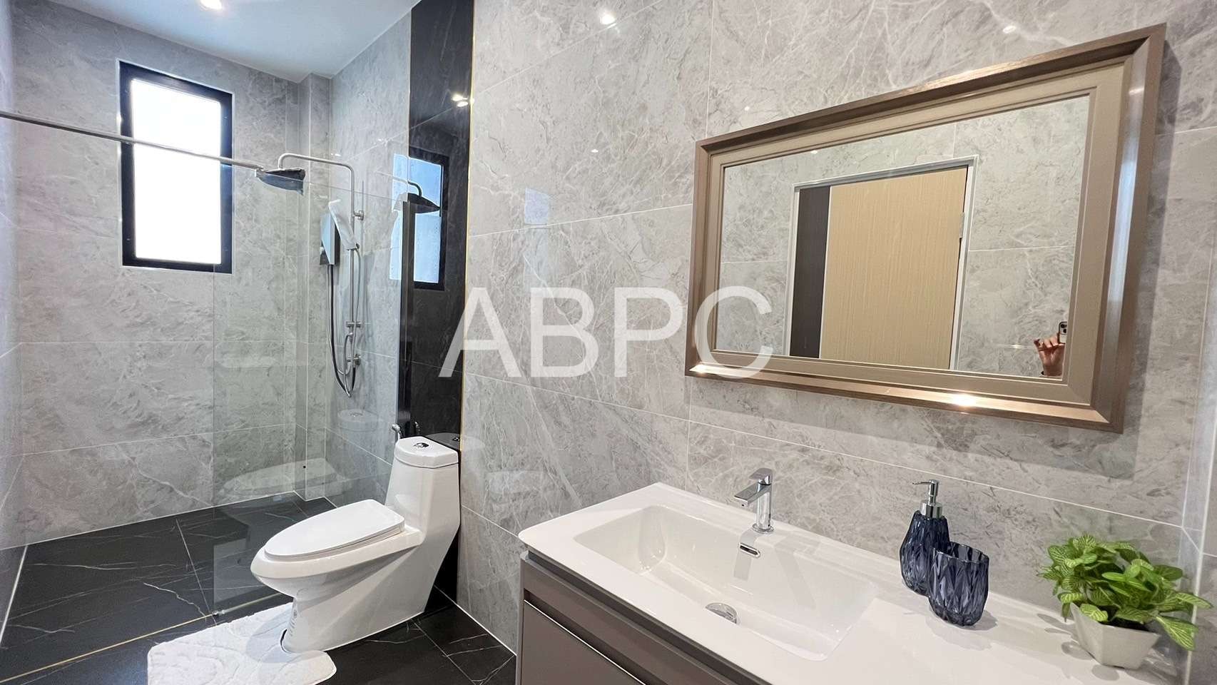 MODERN LUXURY 3 Bedrooms 4 Bathrooms in East Pattaya photo 6