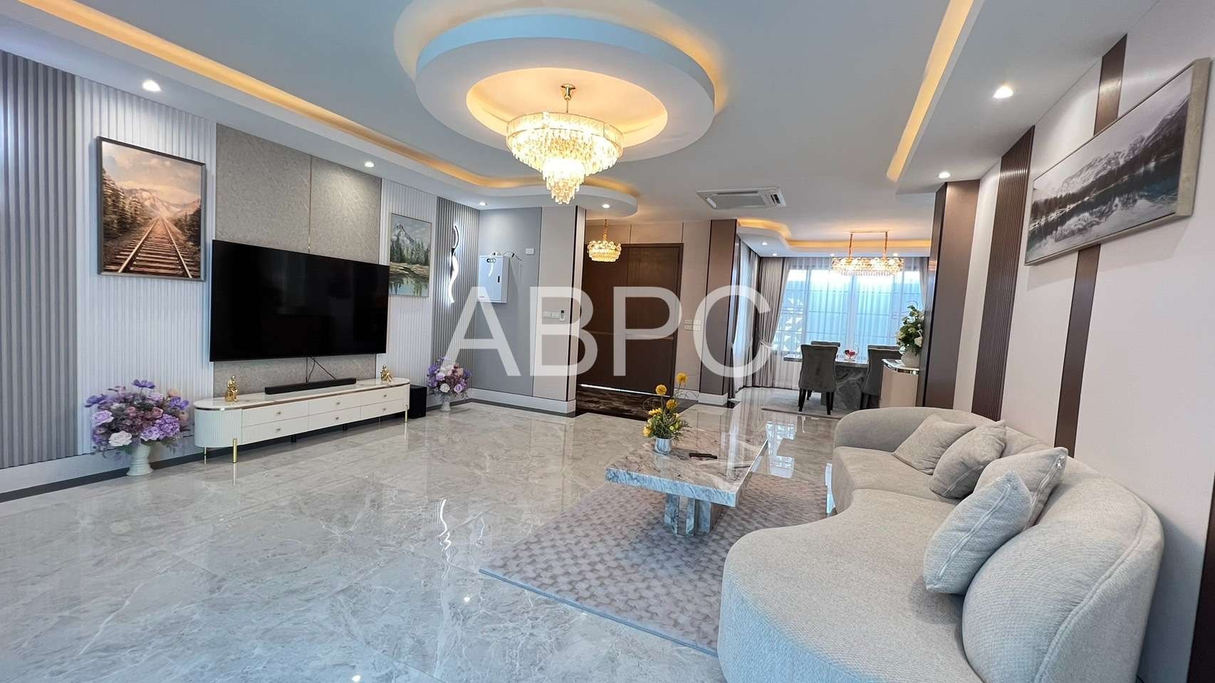 MODERN LUXURY 3 Bedrooms 4 Bathrooms in East Pattaya photo 9